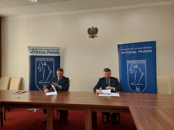 Podpisanie umowy o współpracy między Wydziałem Prawa Uniwersytetu w Białymstoku a Krajową Izbą Doradców Podatkowych